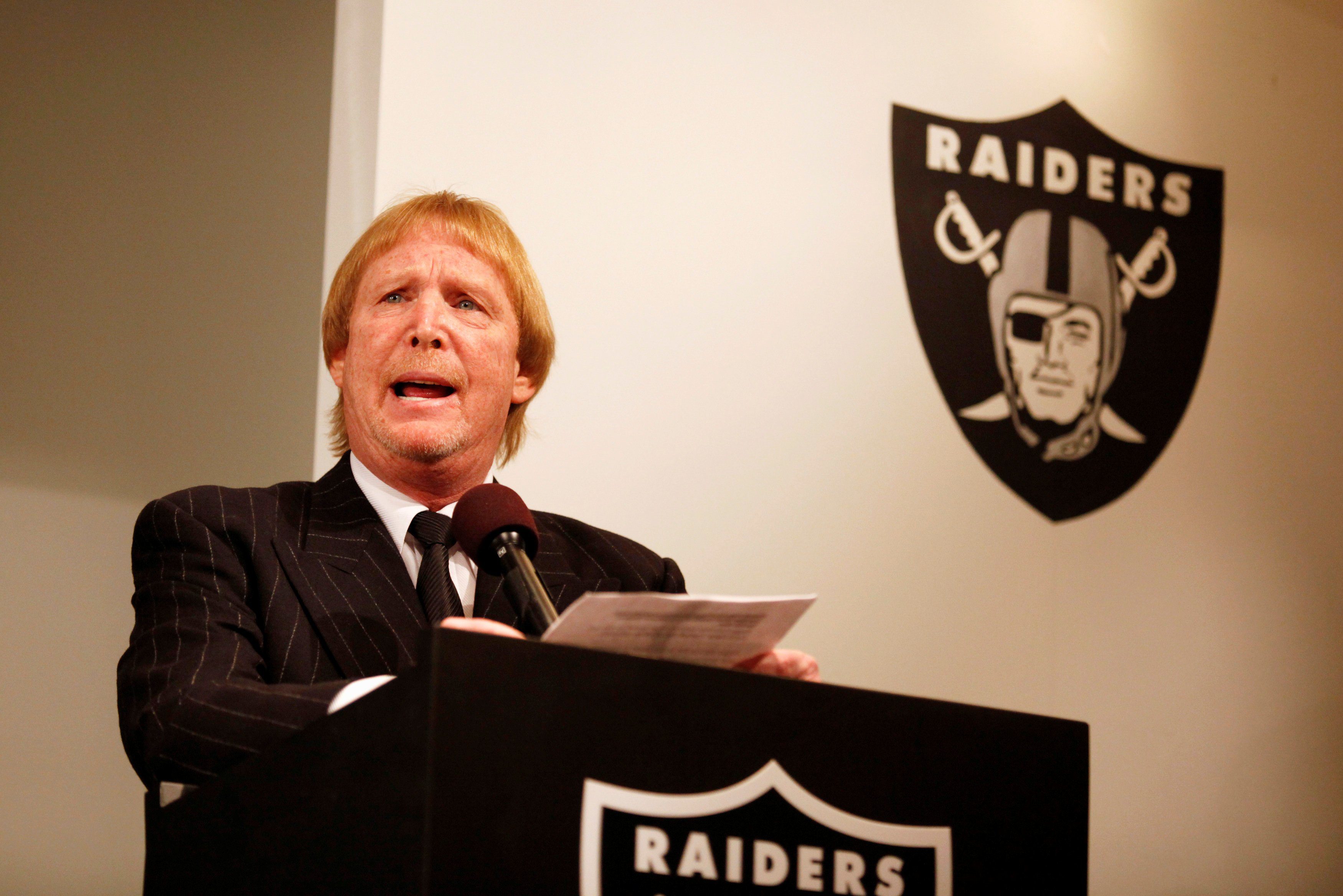 It's official: NFL owners approve Raiders' move to Las Vegas