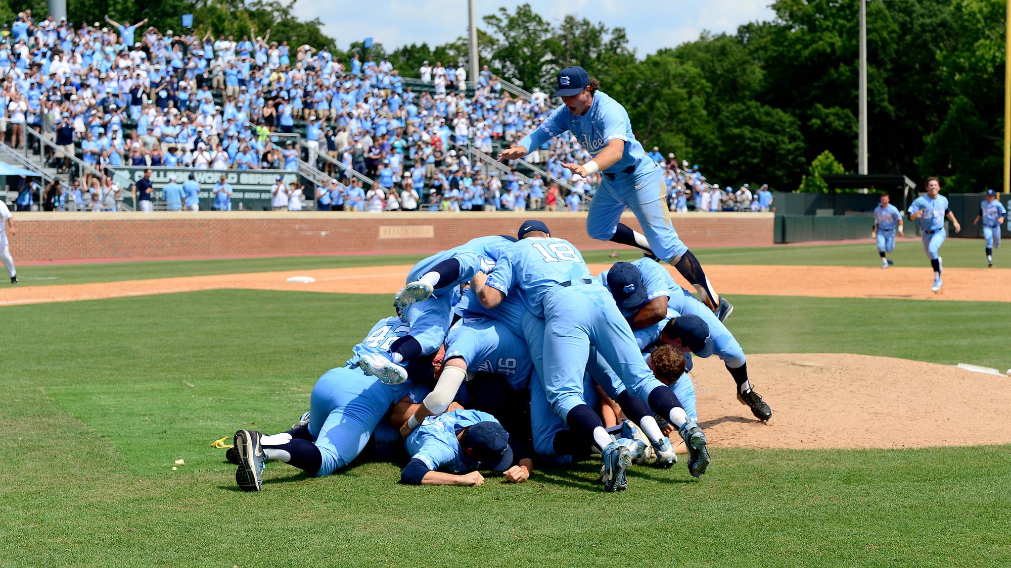 Tar Heels exorcise ghosts of Davidson to earn CWS trip | The North ...