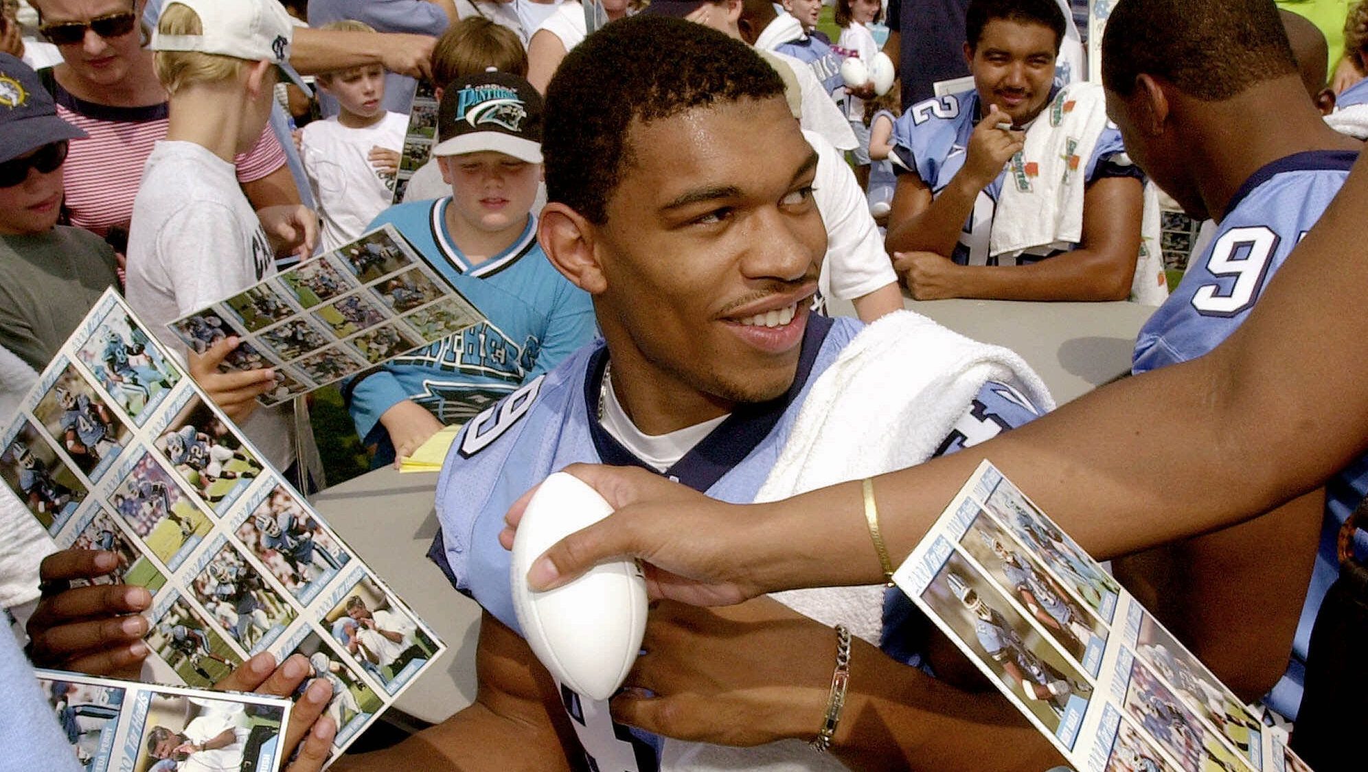 All-time UNC Football Top 25 Countdown: No. 3 Julius Peppers - Tar