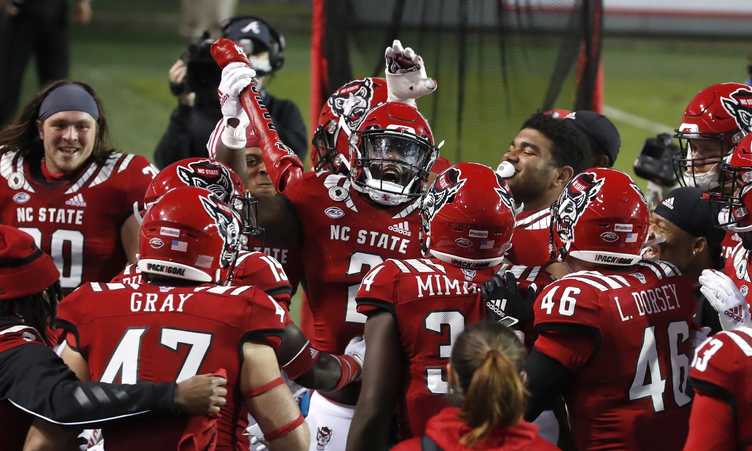 Nc State Football Unc Football Proves Too Much Pounds Rival Nc State