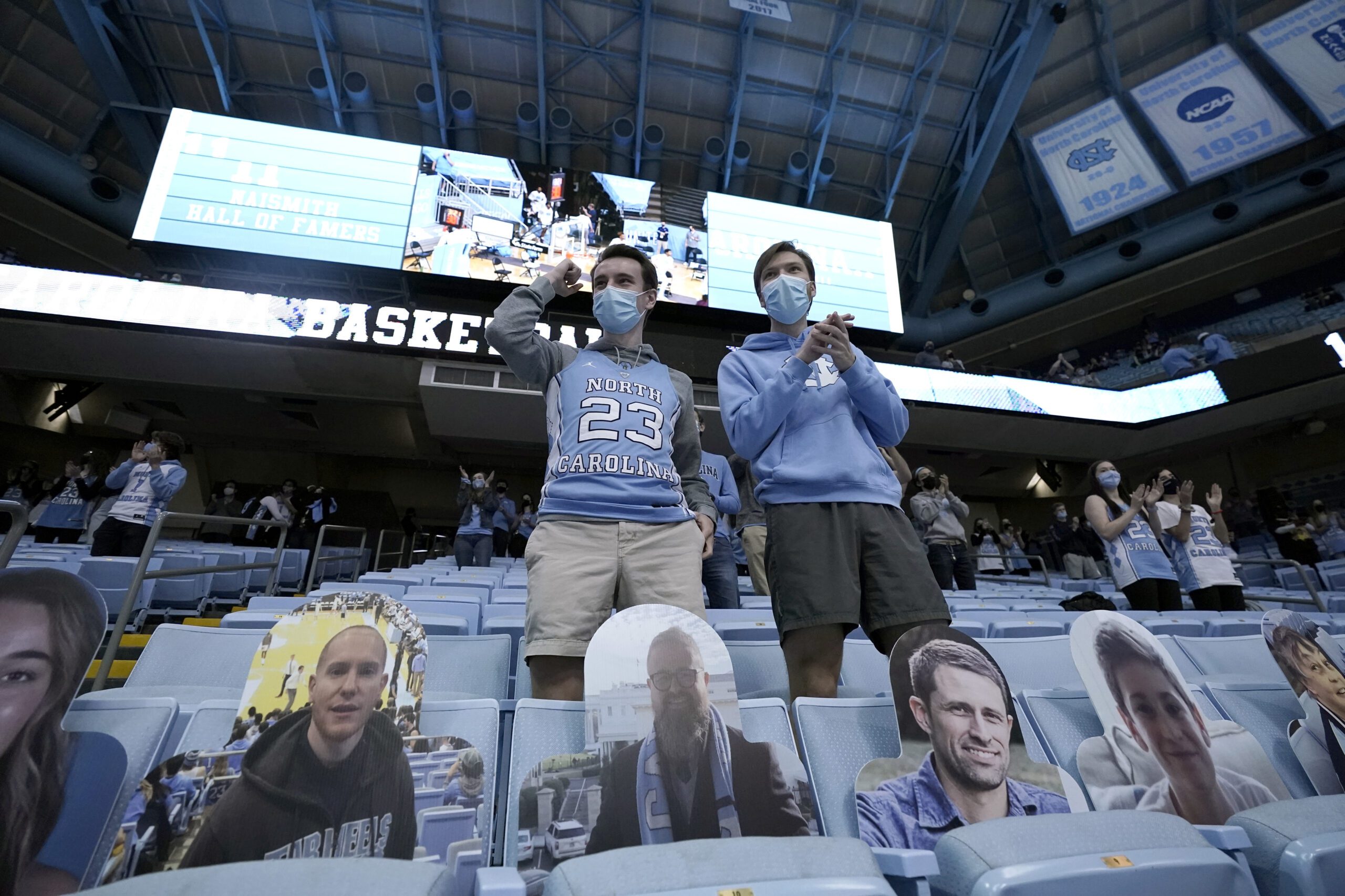 Should fans, admins be concerned with Louisville basketball attendance?