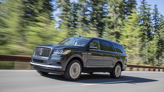 2022 Lincoln Navigator_Flight Blue Reserve_07