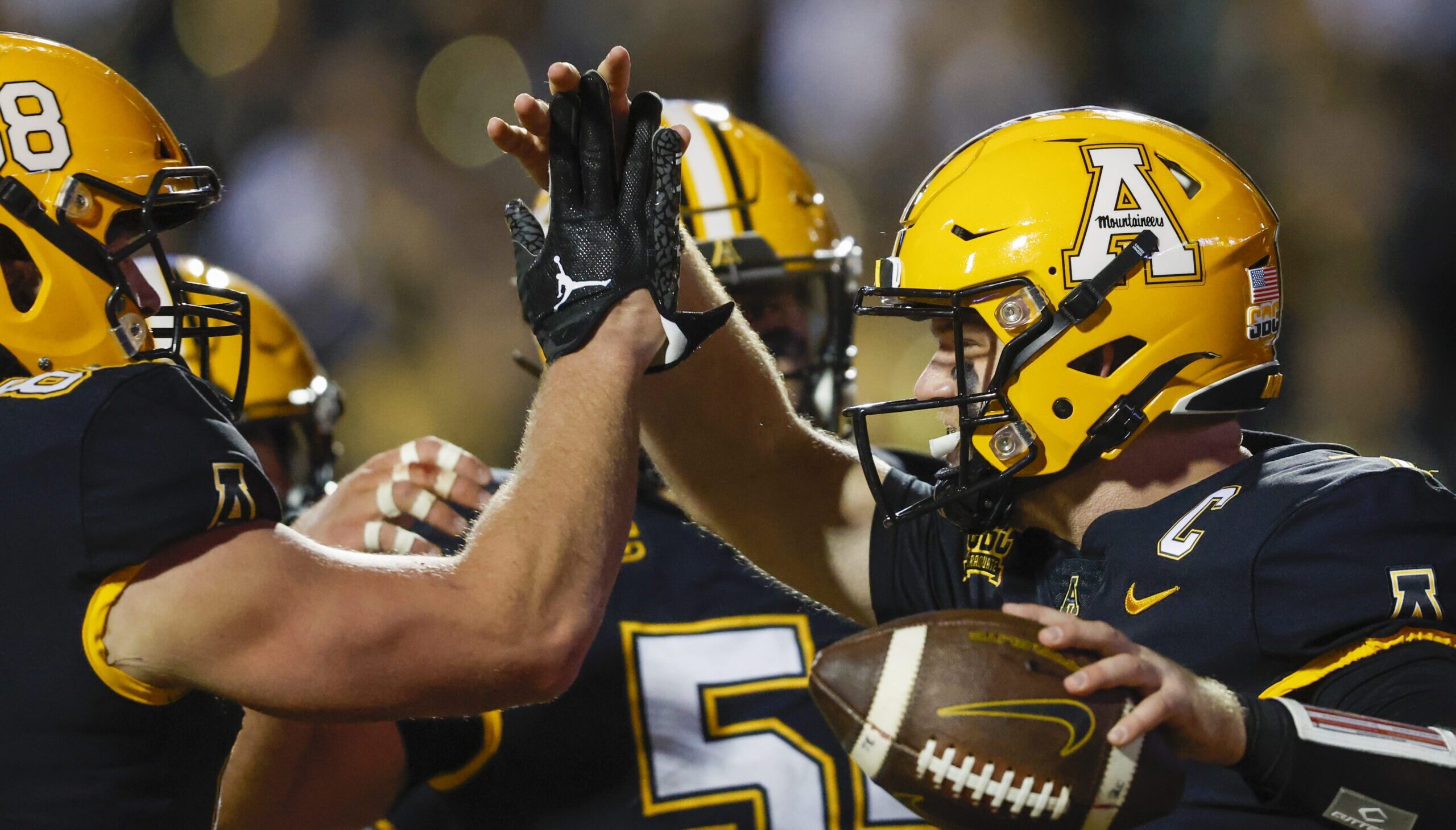 Wyoming Football Unveils New Uniforms For 2016