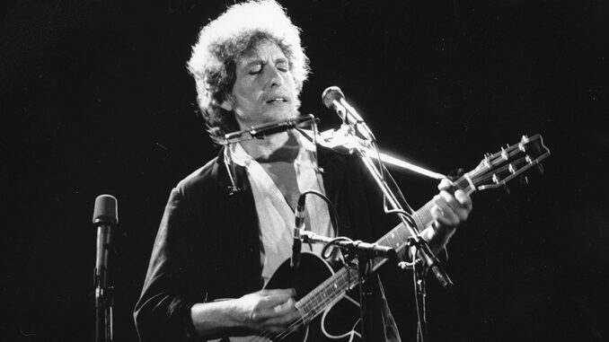 Bob Dylan returns to NC: A fast heritage of the well-known bard