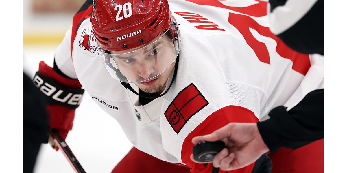 lightning vs hurricanes